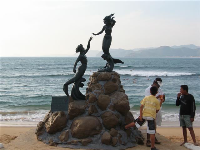Statue at beach in Barra