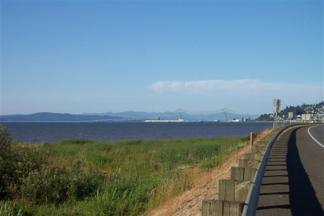 4 mile long bridge at Washington/Oregon border in Astoria